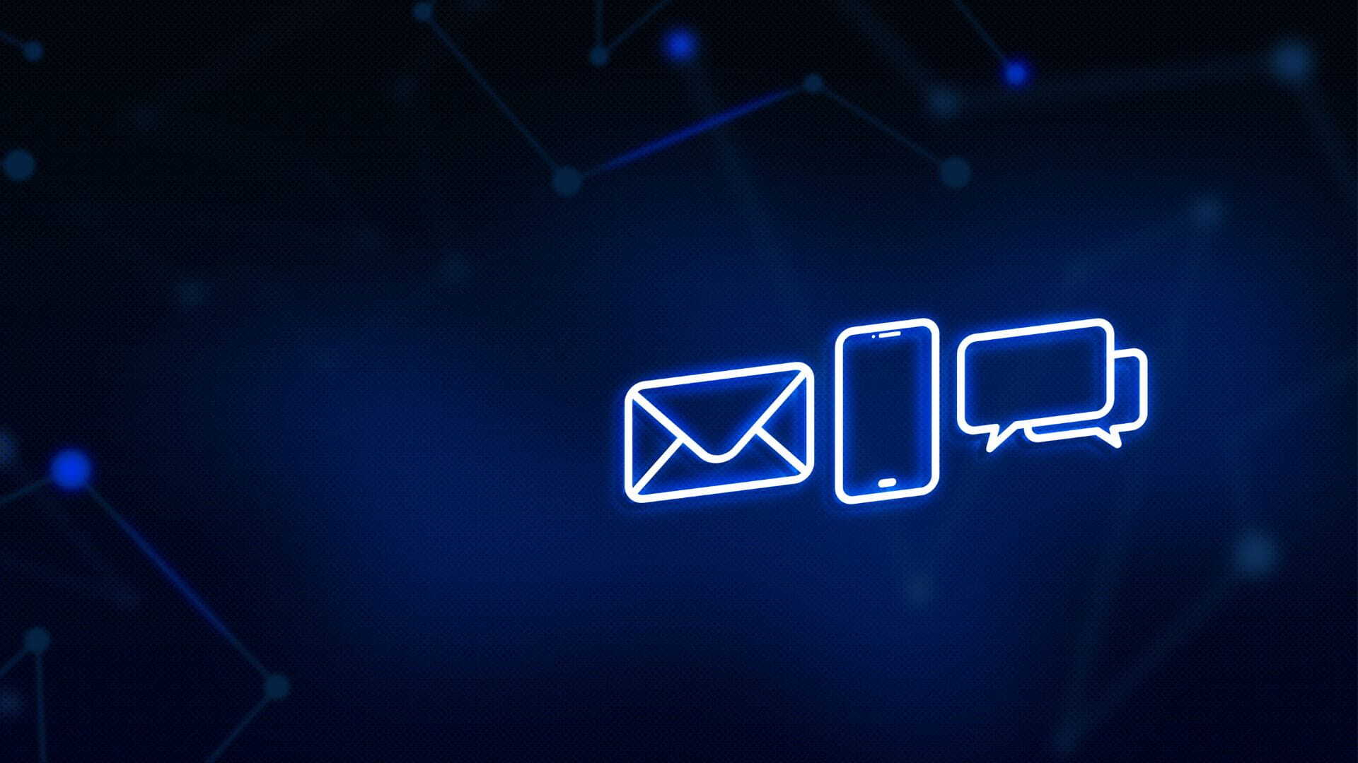 Ilustração digital com fundo azul escuro e ícones neon de um envelope, smartphone e balões de conversa, simbolizando a comunicação moderna via DTMF VoIP para empresas